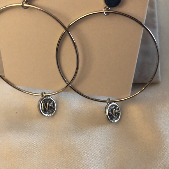 Michael Kors Silver Tone Brass Hoop Earrings With Round MK Charm & Crystal NWT - Picture 11 of 13